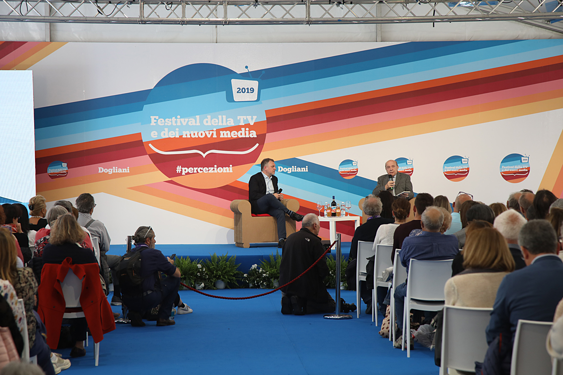 Festival della TV e dei Nuovi Media 2019_296.jpg - La percezione della legalità e dei diritti Tempi della giustizia e certezza della pena, burocrazia ossessiva, corruzione diffusa, criminalità che sembra controllare intere aree del Paese.  Legalità e diritti sono percepiti solo come concetti astratti ? Repressione e propaganda sono le uniche risposte possibili? Lirio Abbate e Gustavo Zagrebelsky.